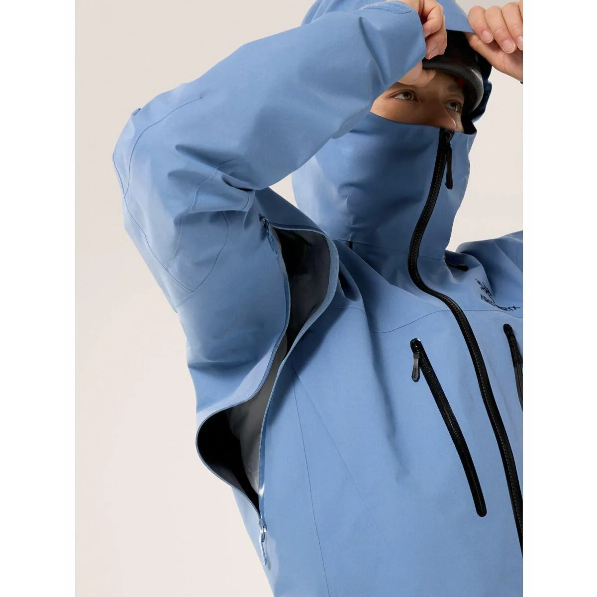 Arcteryx  Men's Alpha SV Jacket